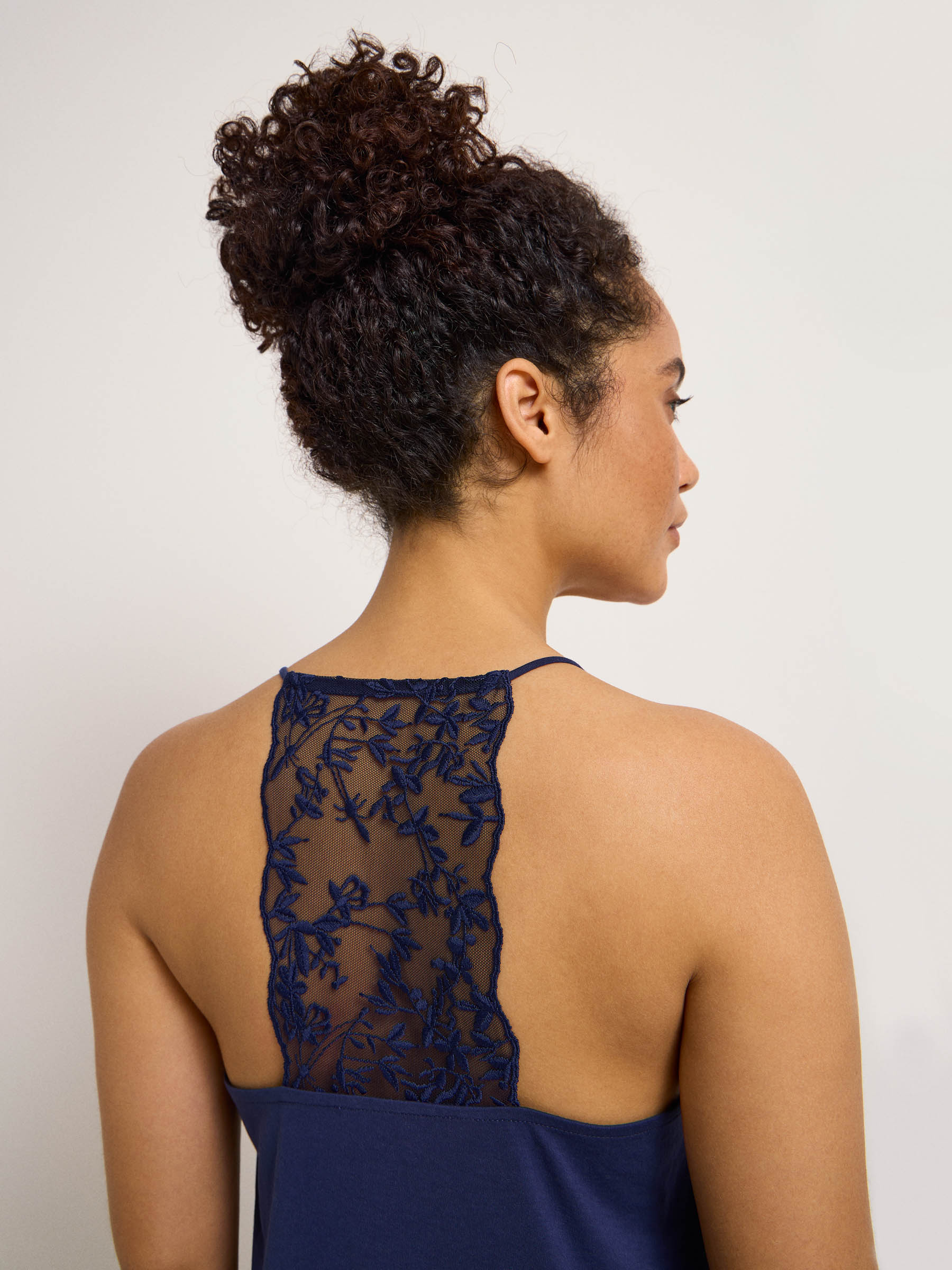 LANIUS_124-13772-595-night-blue-34_Top-mit-Spitze_05 LANIUS_124-13772-595-night-blue-34_Top-mit-Spitze_05