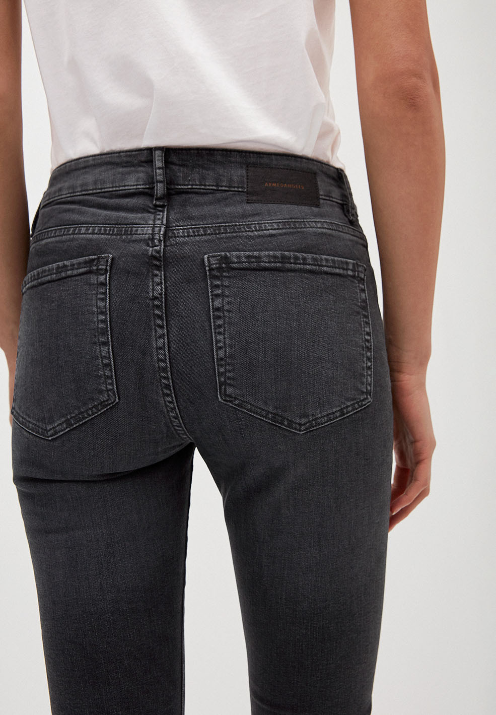 10253609-tillaa-grey-wash-03