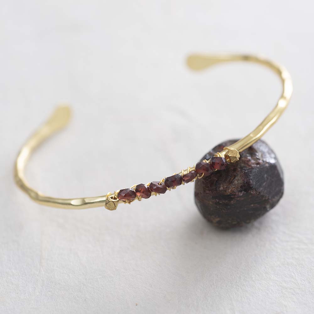 AW30892-Devoted-Garnet-Gold-Bracelet (1)