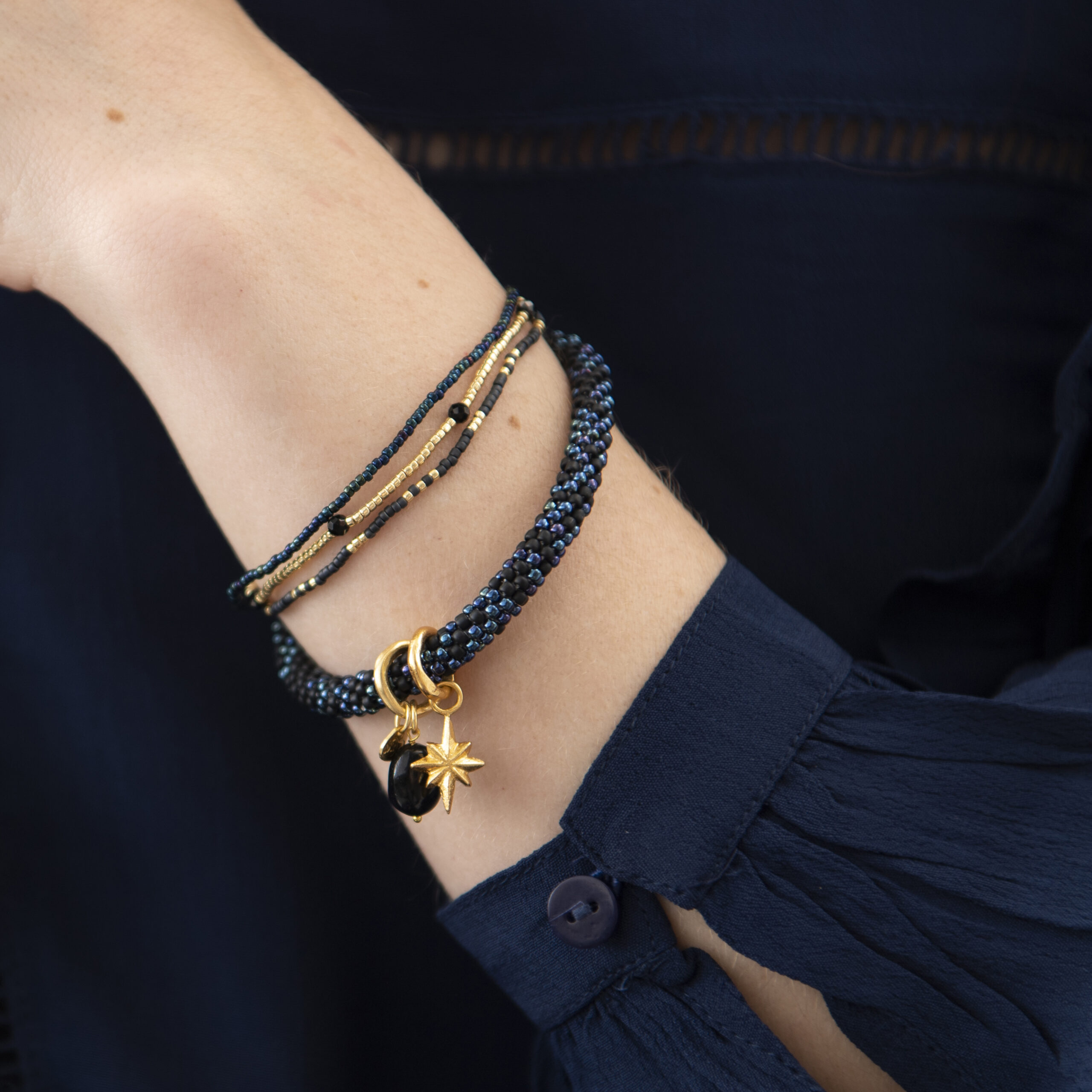 BL30204-Hopeful-Black-Onyx-Gold-Bracelet