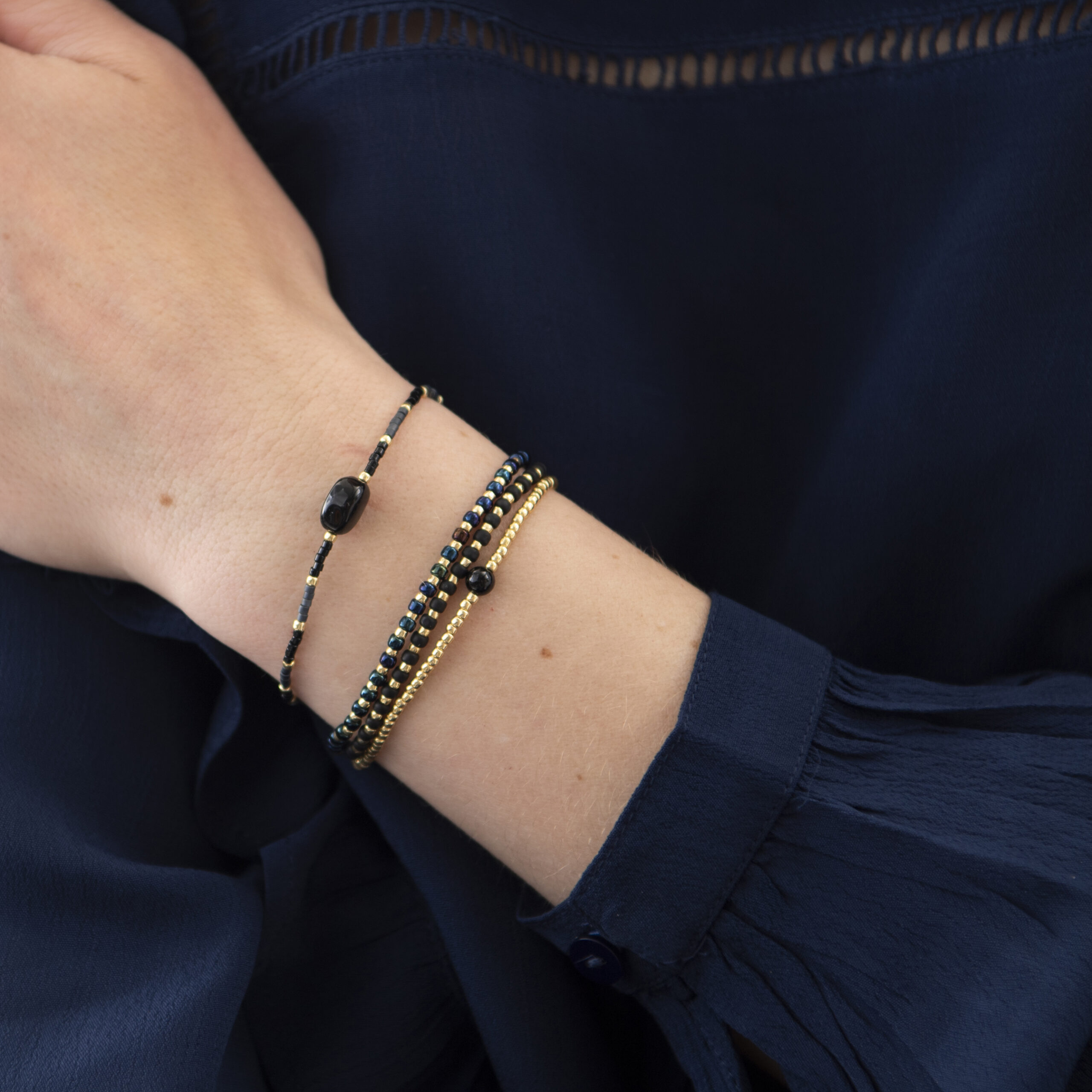 BL30214-Loyal-Black-Onyx-Gold-BraceletjO5lchc36Tmol