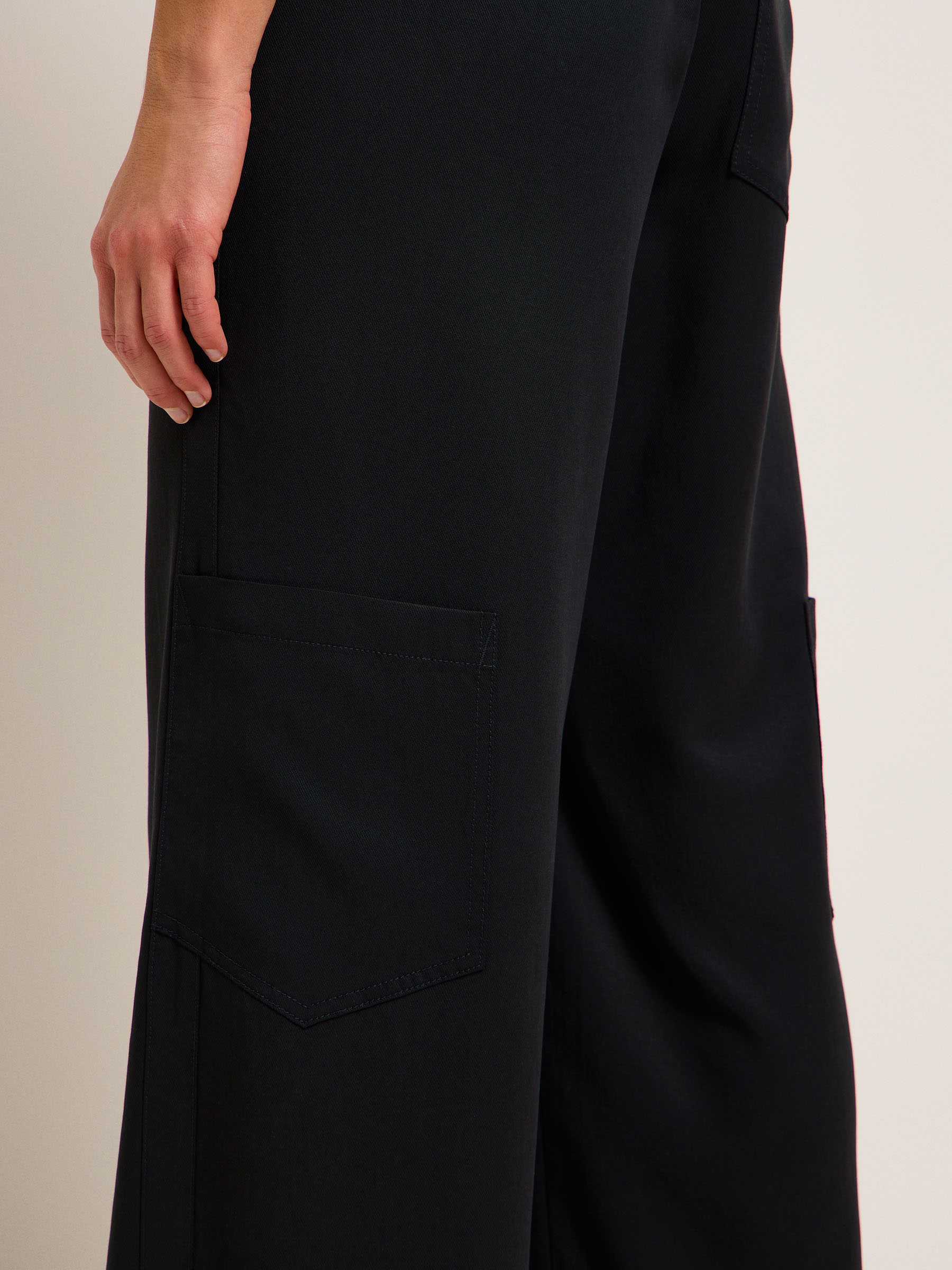 LANIUS_124-13804-199-black-34_Cargohose_04 (1)
