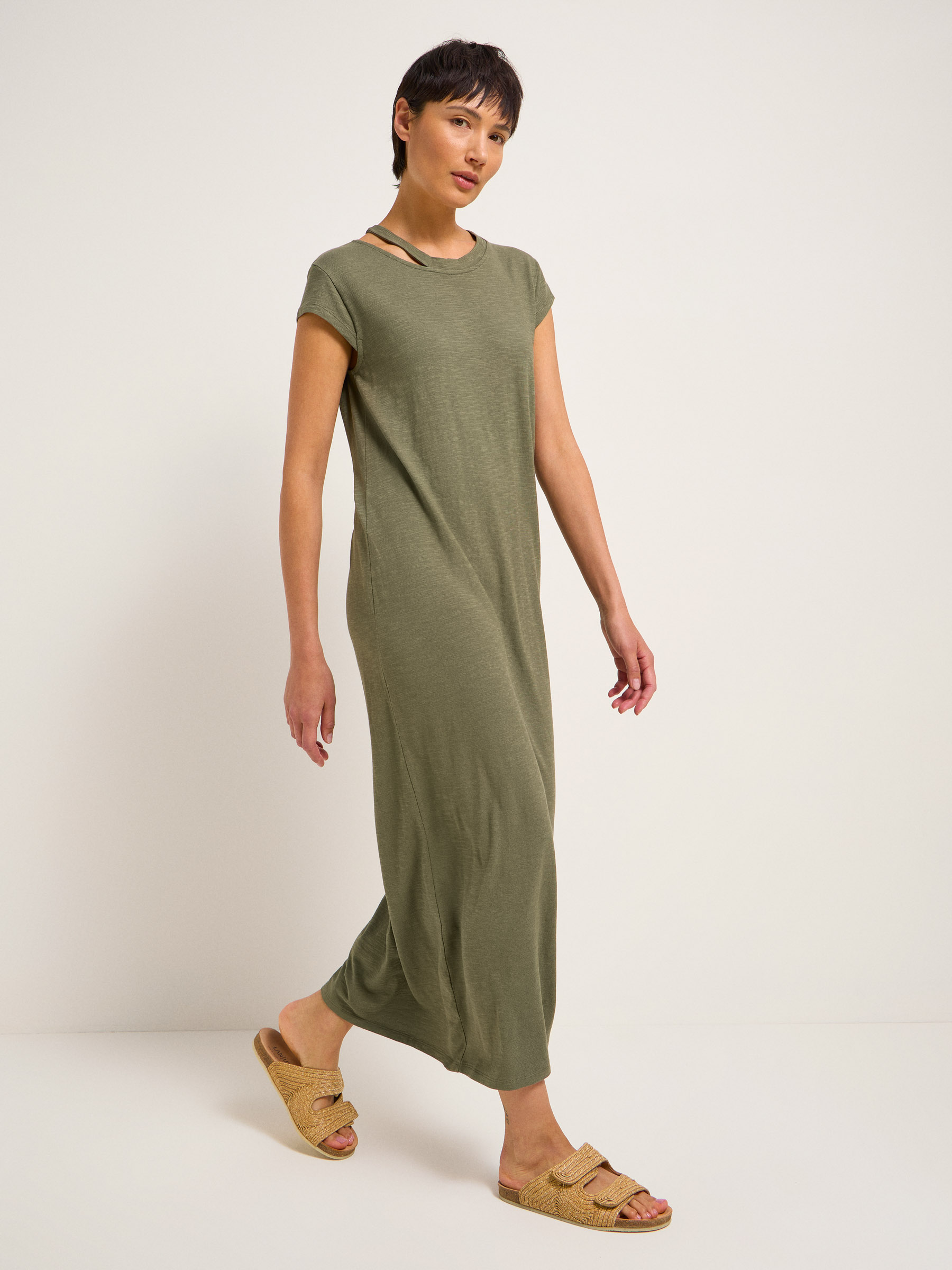 LANIUS_124-13851-695-tea-leaf-34_Maxikleid_02