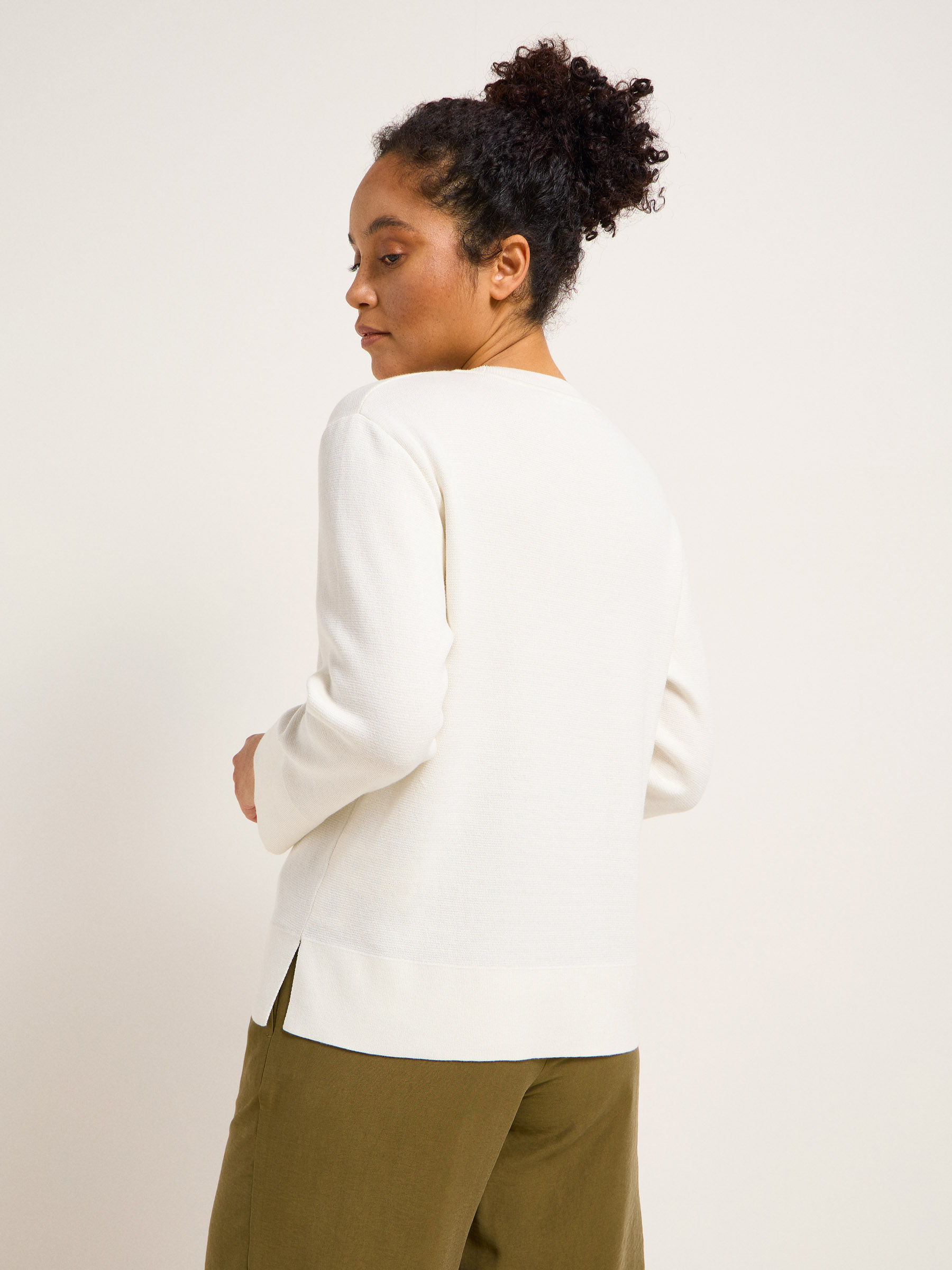 LANIUS_124-13857-101-off-white-34_Pullover-in-Punto-Milano_06