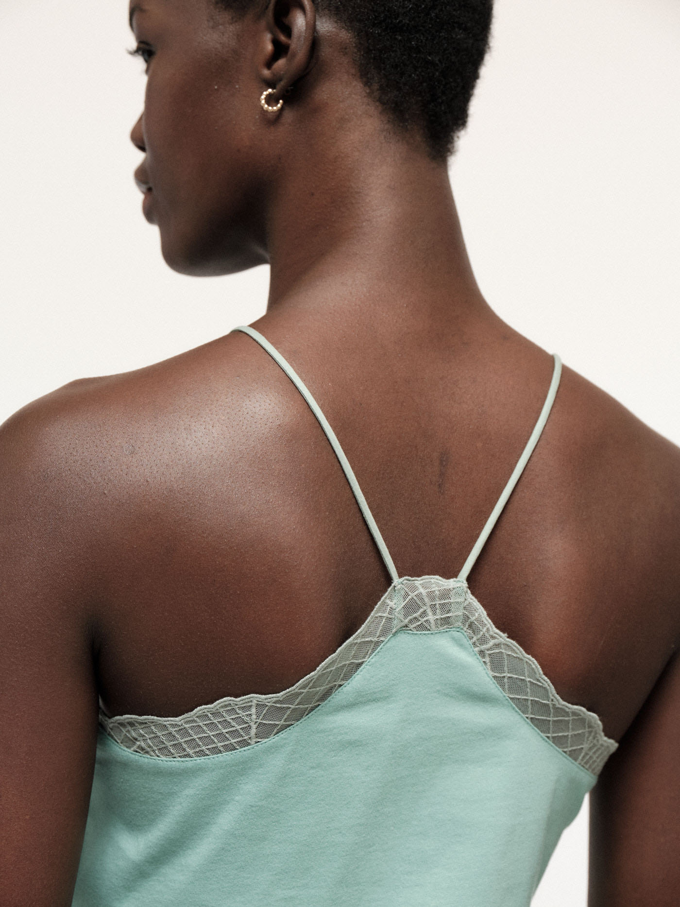 LANIUS_SS22_13214-00_Top-mit-grafischer-Spitze_mineral-green_04 - Kopie LANIUS_SS22_13214-00_Top-mit-grafischer-Spitze_mineral-green_04 - Kopie