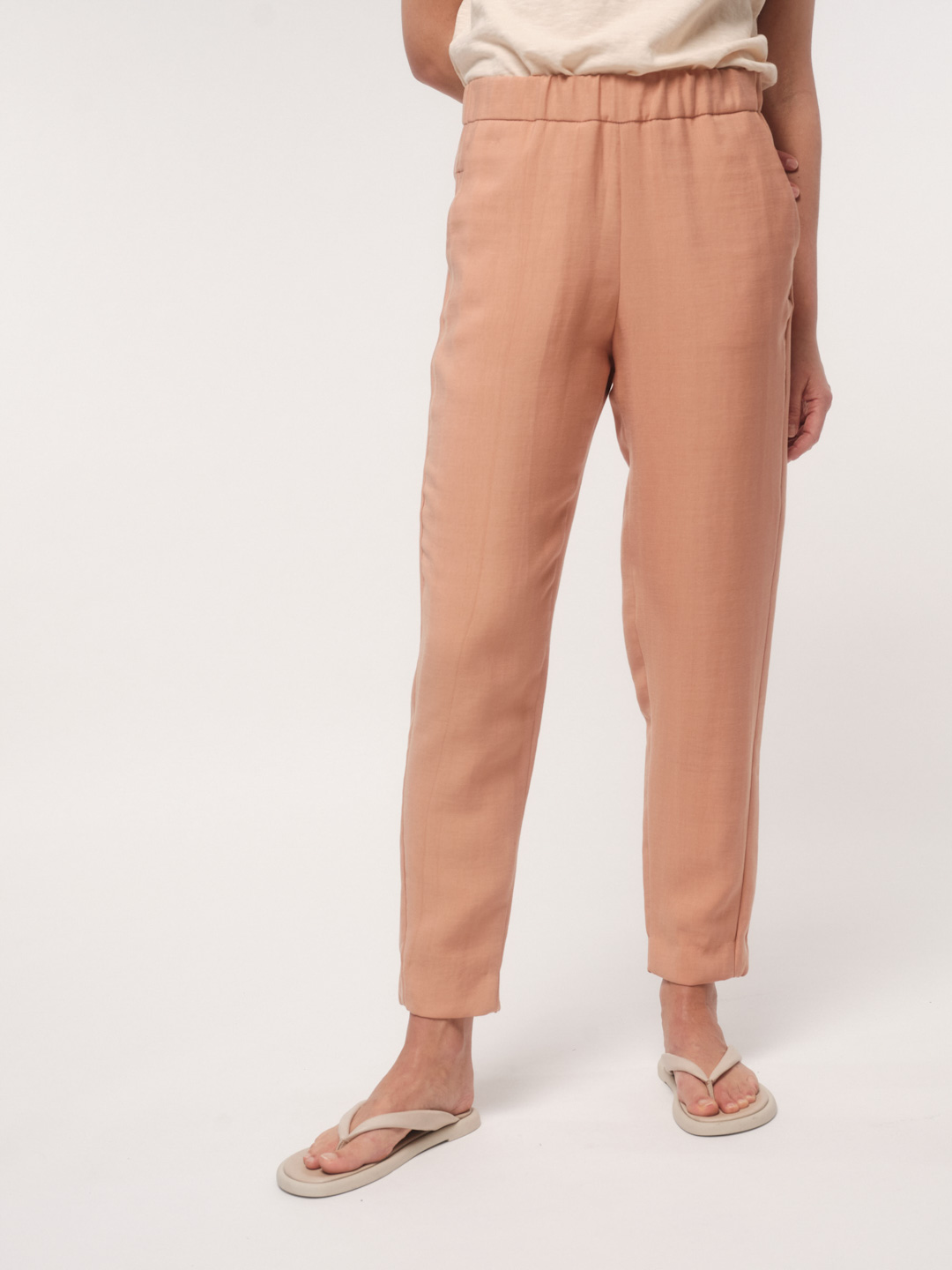 LANIUS_SS23_13515-00_Hose-mit-Gummibund_sandstorm_03 - Kopie