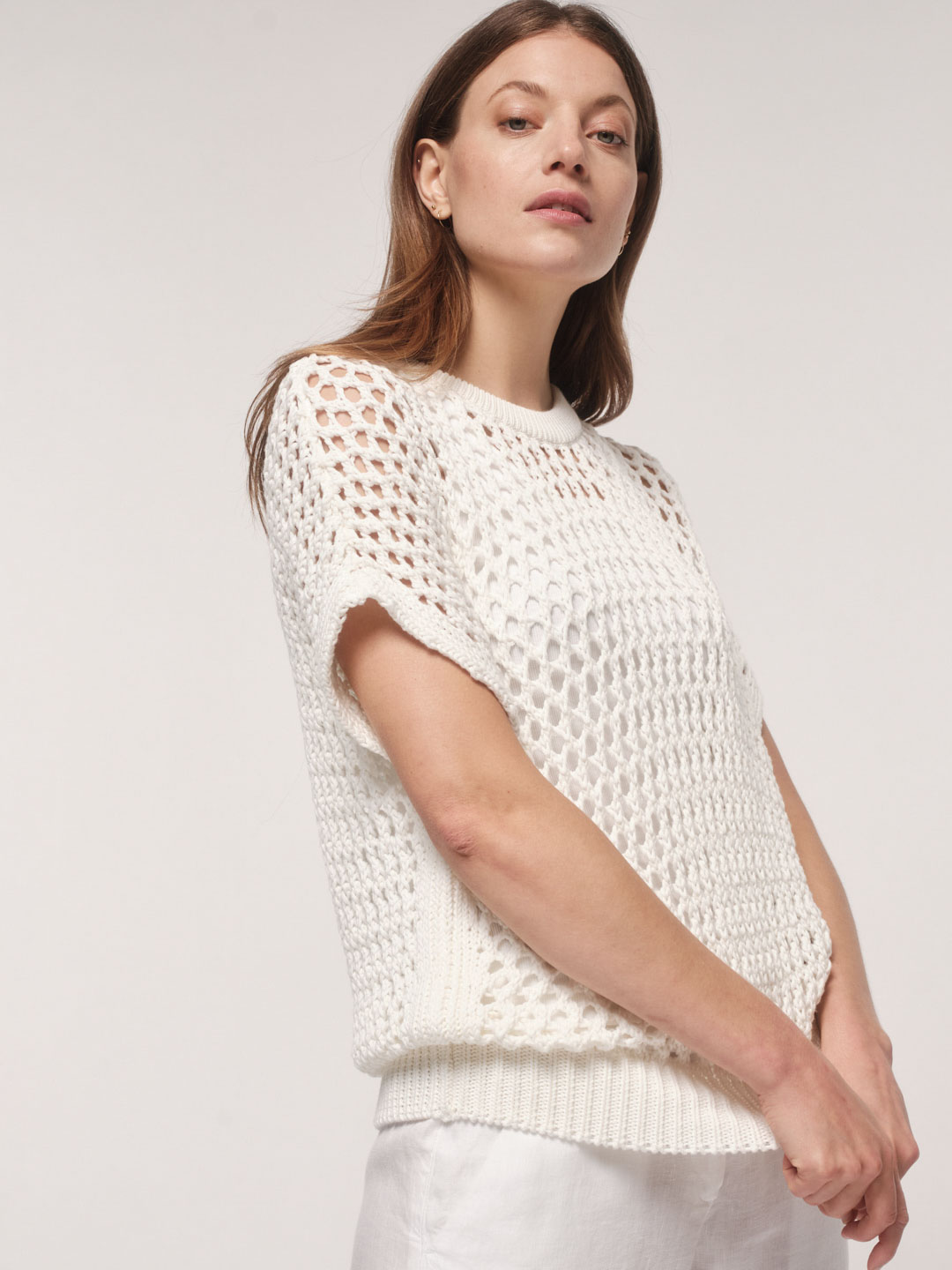 LANIUS_SS23_13574-00_Pullunder-mit-Netzmuster_milk_03 LANIUS_SS23_13574-00_Pullunder-mit-Netzmuster_milk_03