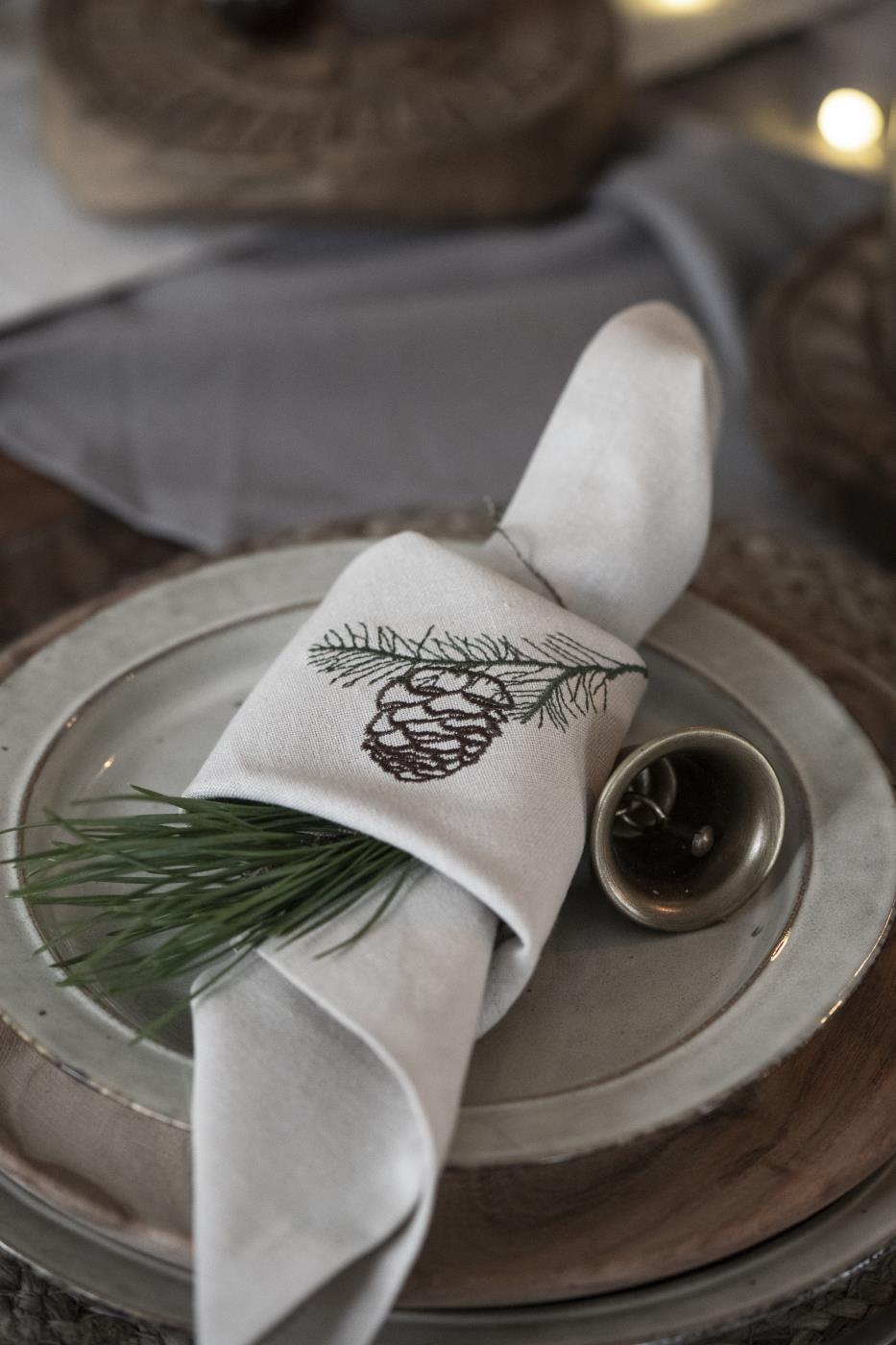 Trend081_6307-76_2445-35_57184-17_trend02 Trend081_6307-76_2445-35_57184-17_trend02