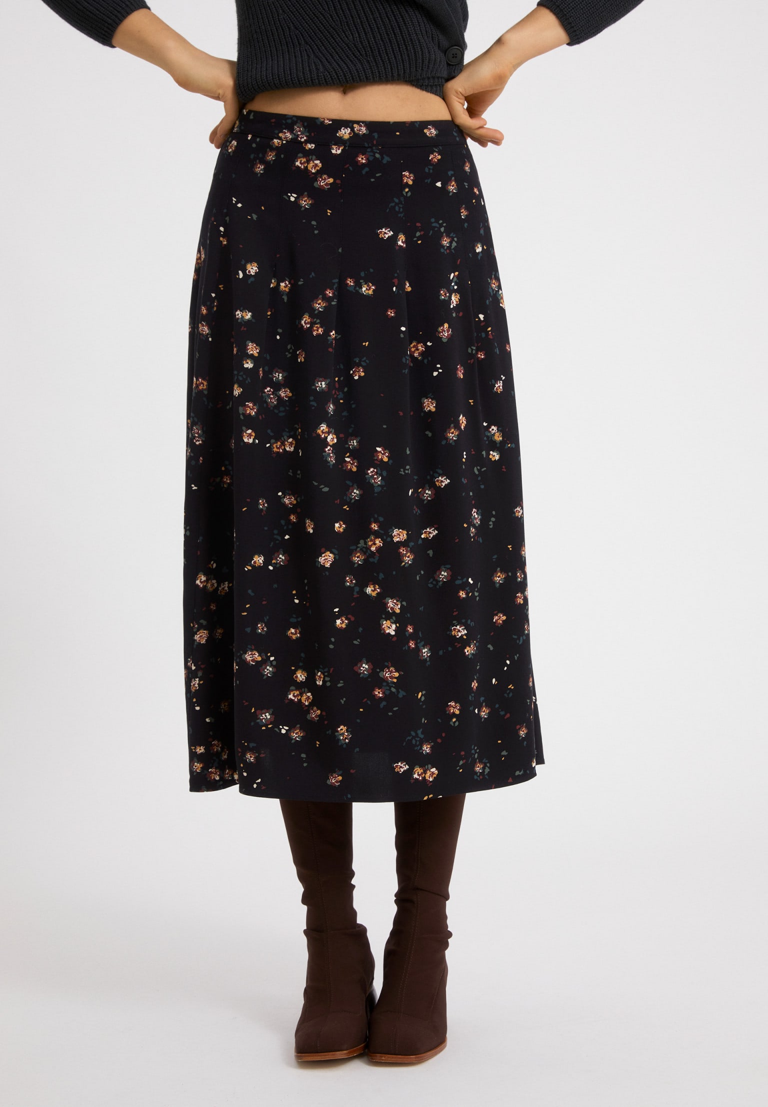 leaahna-wild-blossom-black leaahna-wild-blossom-black