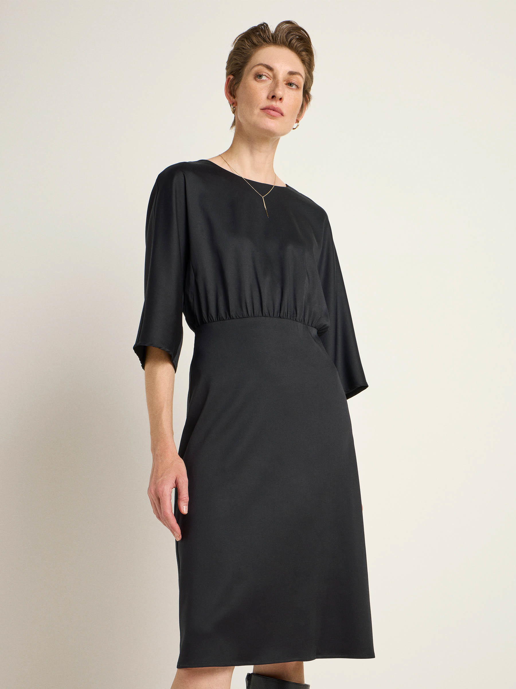 LANIUS_224-14011-199-black-34_Kleid_02.jpg