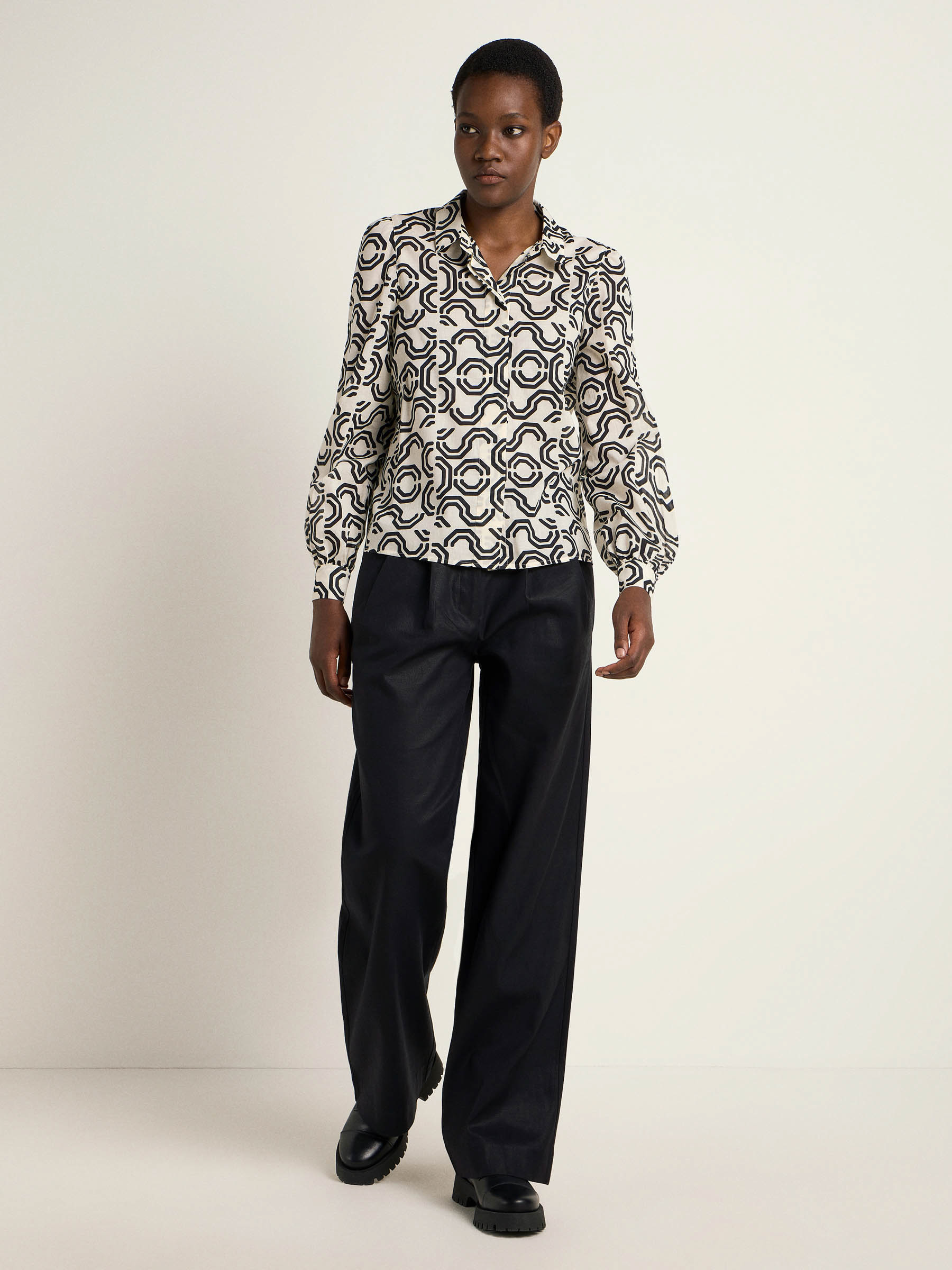 LANIUS_224-14071-814-print-simple-circle-beige-34_Hemdbluse_03-jpg LANIUS_224-14071-814-print-simple-circle-beige-34_Hemdbluse_03.jpg