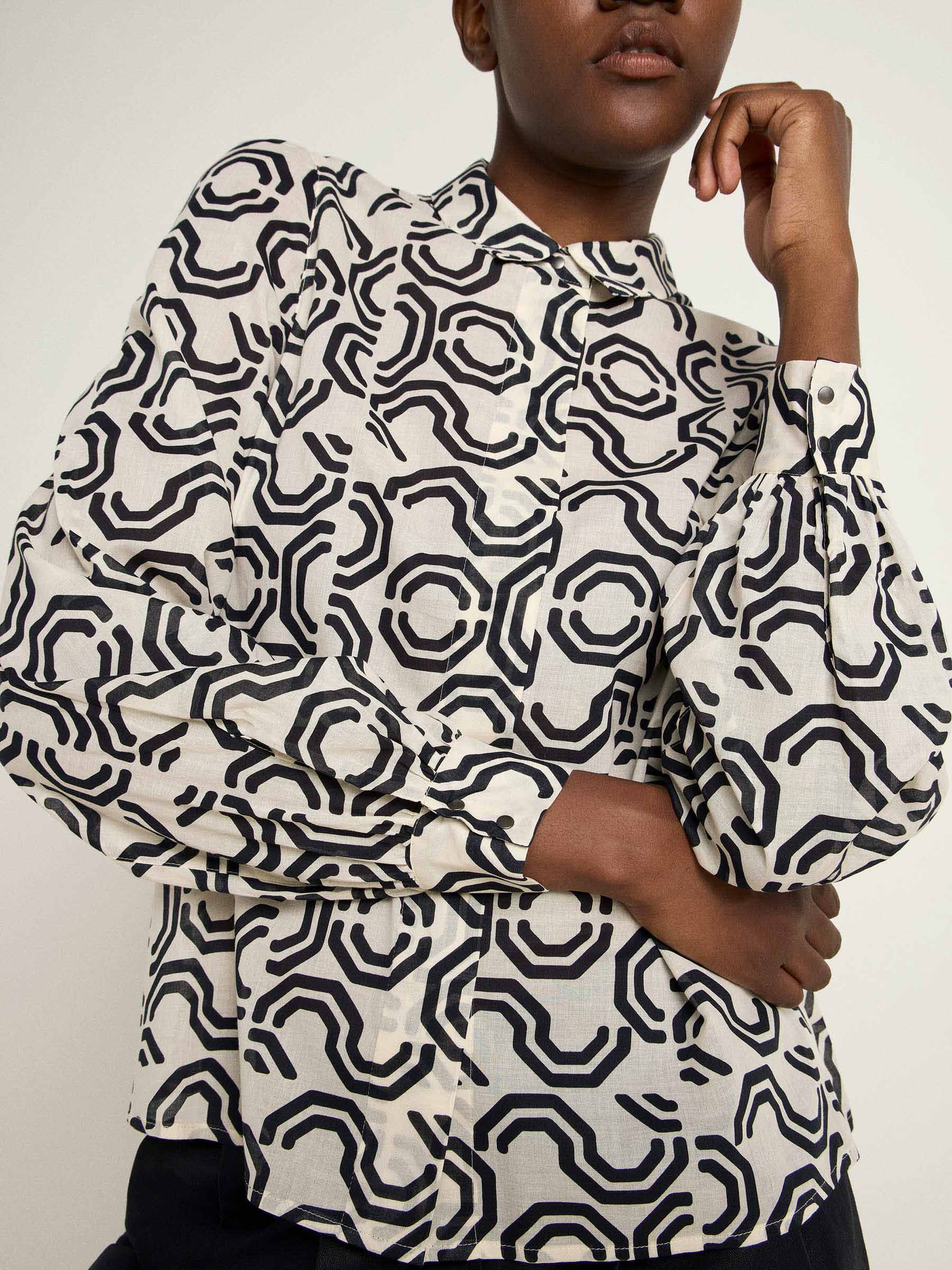 LANIUS_224-14071-814-print-simple-circle-beige-34_Hemdbluse_05-jpg LANIUS_224-14071-814-print-simple-circle-beige-34_Hemdbluse_05.jpg