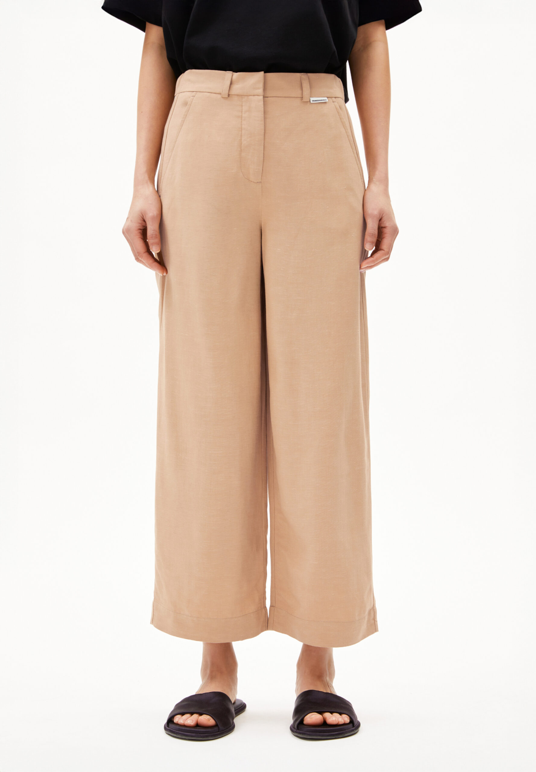 Armedangels_2502_3050_30006136 -4-jpg Armedangels_2502_3050_30006136 (4).jpg